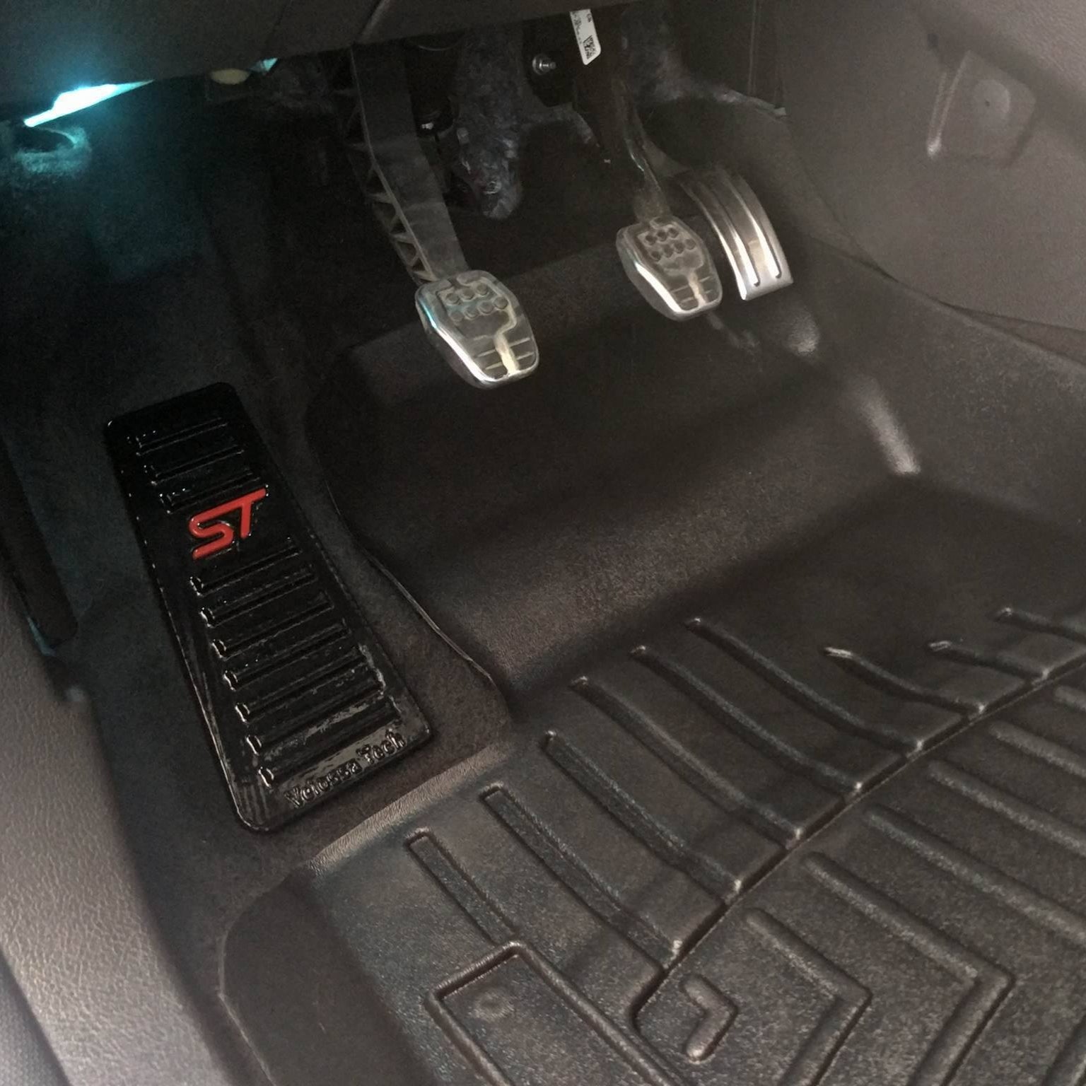 2013-2017 Ford Focus ST / Fiesta ST Dead Pedal | Velossa Tech Design
